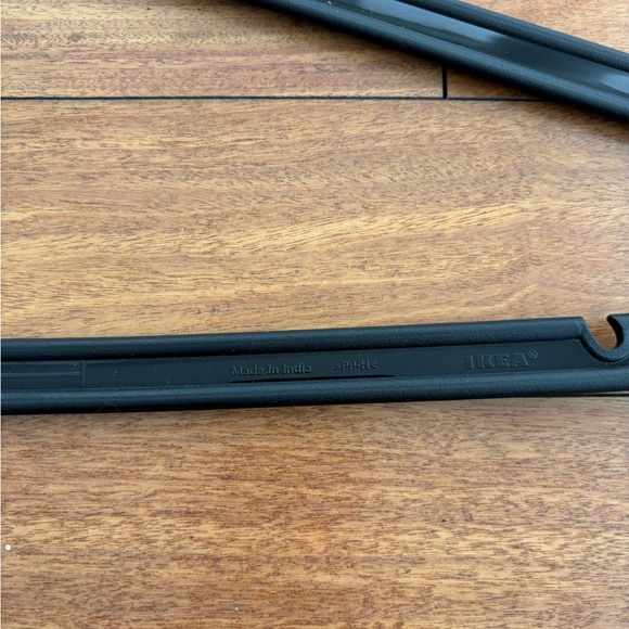 10 IKEA Black Plastic Hangers - Picture 4 of 8